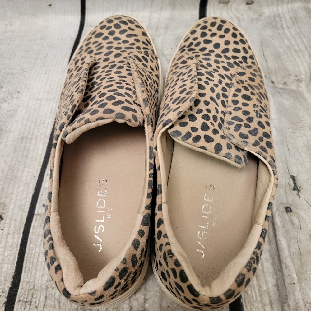 Leopard Print Slipons - Picture 2 of 3